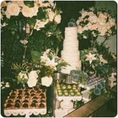 Doces finos servidos em evento no Buffet Dream Hall