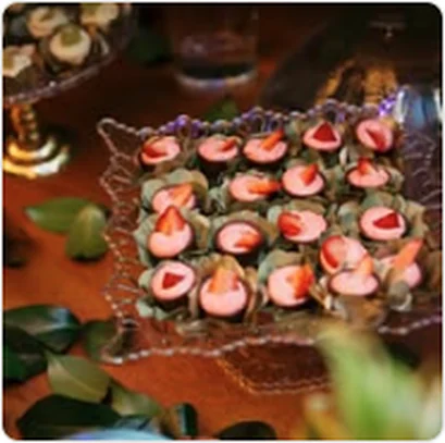 Mesa posta com tacas para evento no Buffet Dream Hall